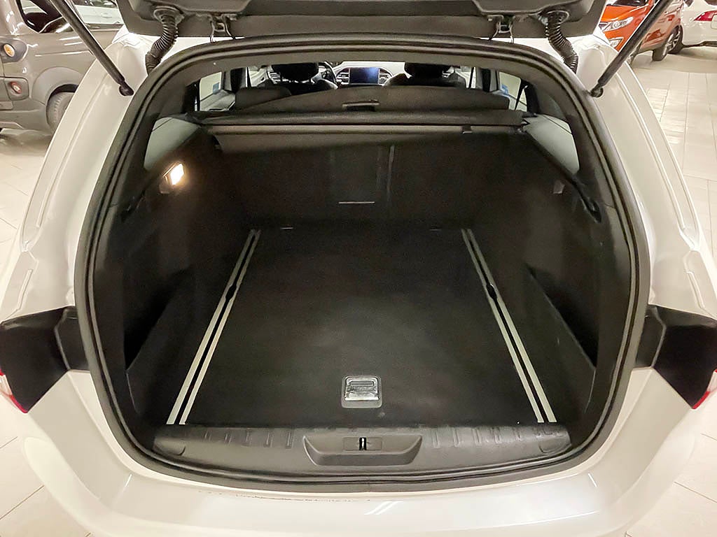 Peugeot 308 kombi 130Hk Gt-Line Automat