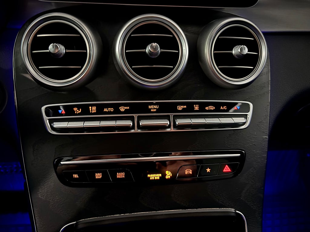 Mercedes-Benz GLC 220 d 4MATIC AMG Värmare Digital  Cockpit - bild 15