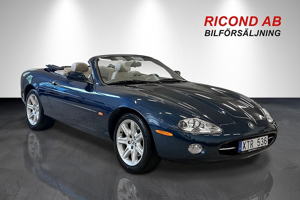 Jaguar XK 4.0 V8 284HK CONVERTIBLE LÅGMIL FÅ ÄGARE SE SKICK