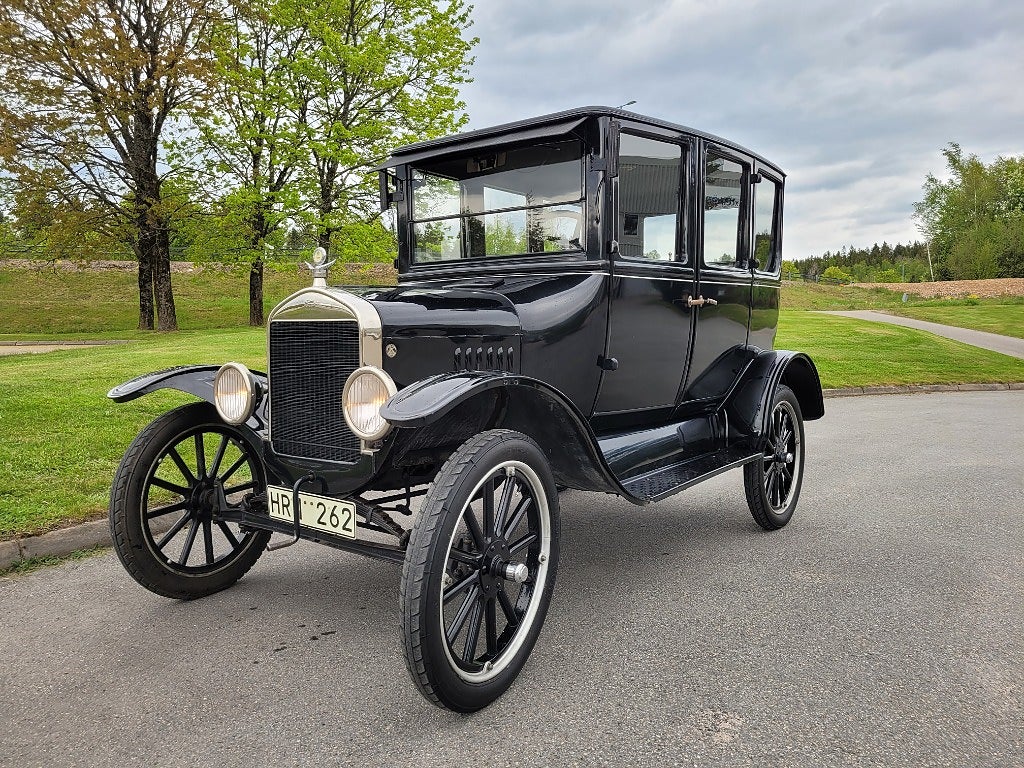 Ford Model T "Fordor" Sedan