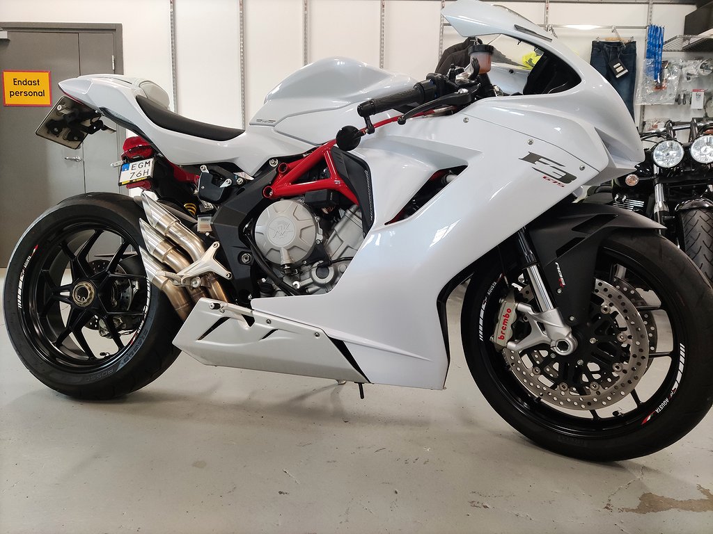 MV Agusta F3 675 12 månader garanti, Ny servad