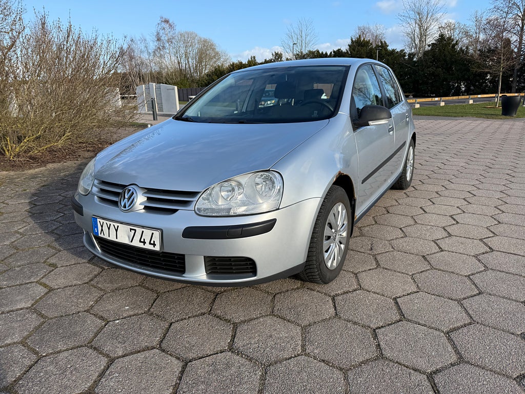 Volkswagen Golf 5-dörrar 1.6 Trendline Nybesiktigad 