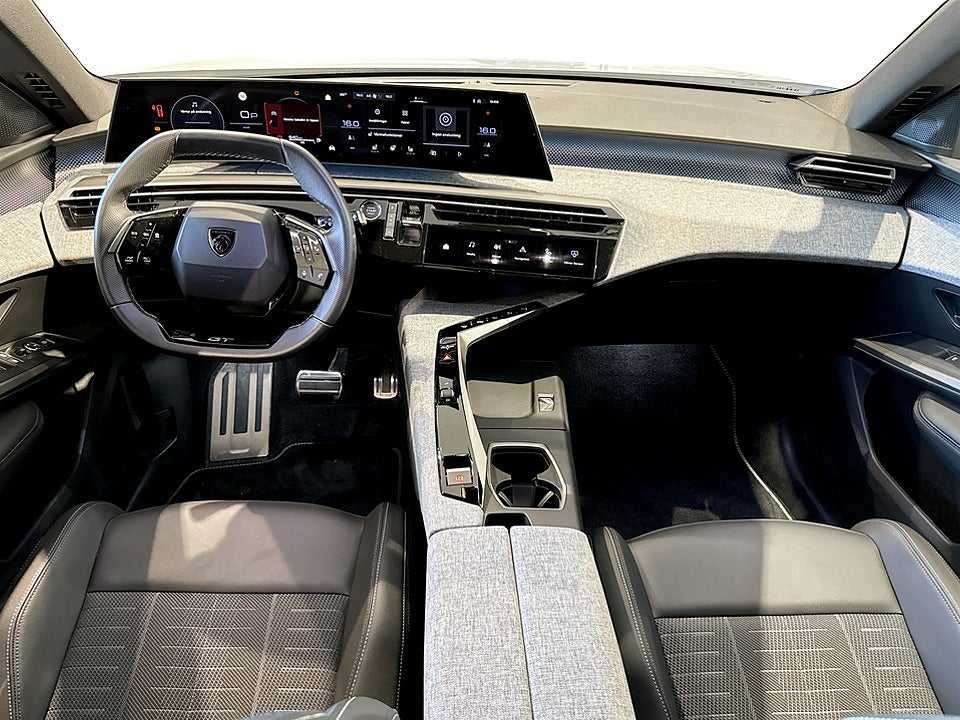 Bild på Peugeot 5008 GT Hybrid 145hk Aut 7-SITS B-KAMERA CARPLAY