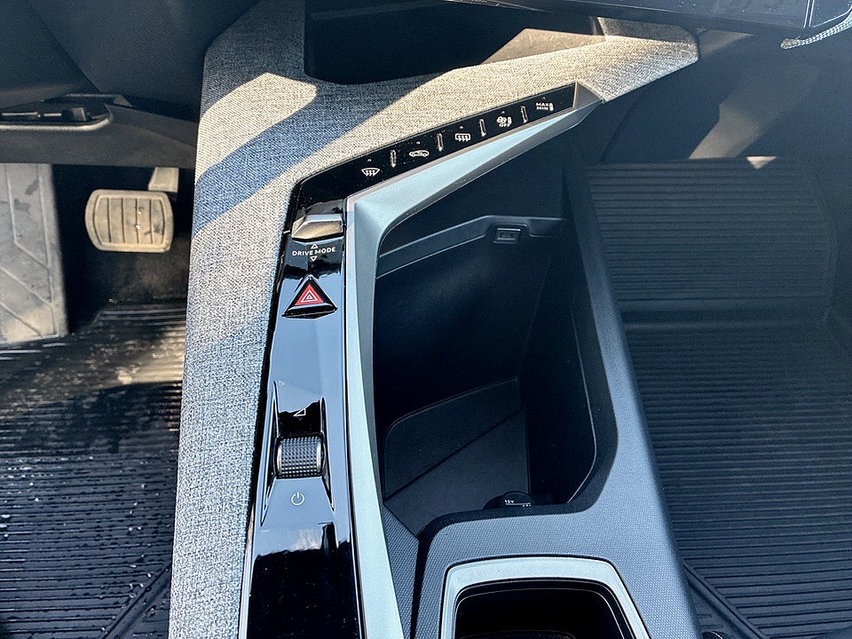 Bild på Peugeot 3008 Allure Hybrid 145hk Aut B-KAMERA CARPLAY