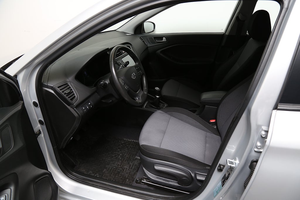 Hyundai i20 1,2 Premium 1ägare CarPlay Kamera P-sensor 2019