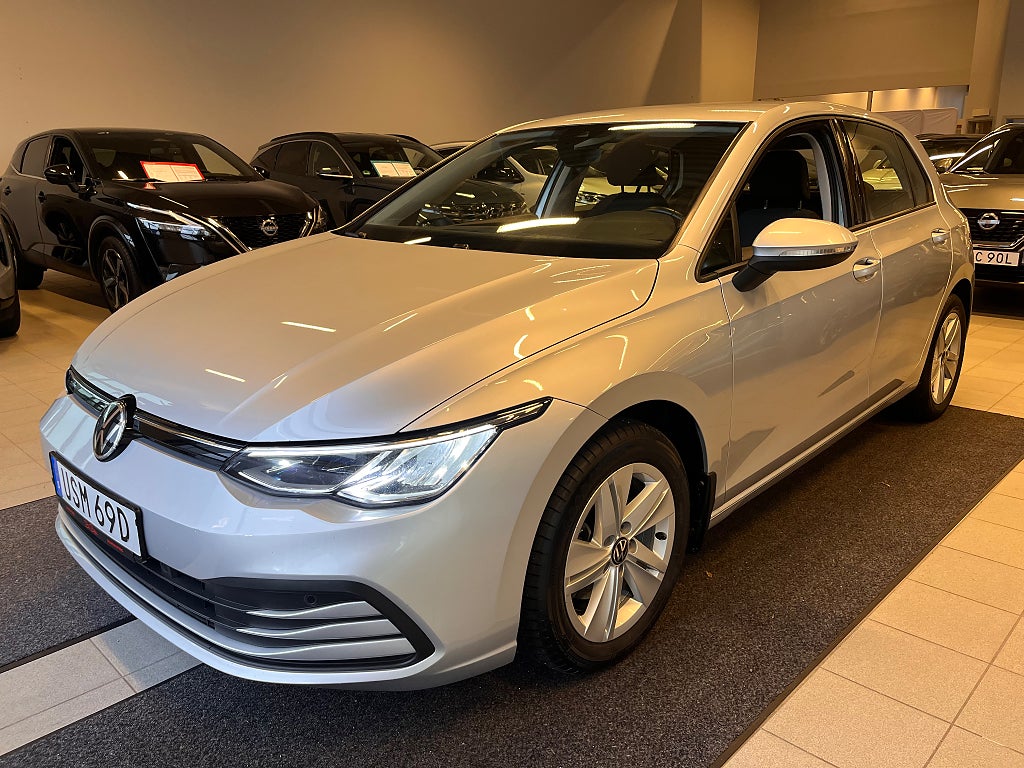 Volkswagen Golf 1.0 eTSI OPF Base Aut S+Vhjul Elinf Dragkr, Backkamera, Rattvärm