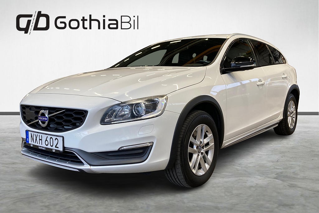 Volvo V60 Cross Country D4 AWD Momentum Aut Läder Drag Värm