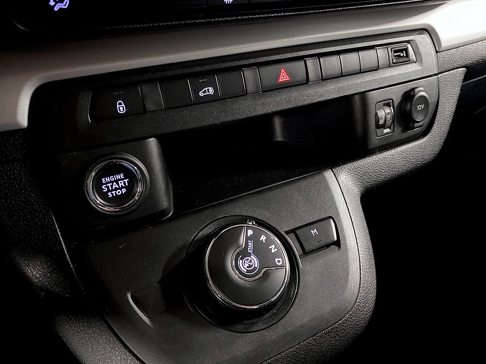 Bild på Peugeot Expert PRO+ 2.0 BHDi 145hk Aut L3 B-KAMERA DRAG