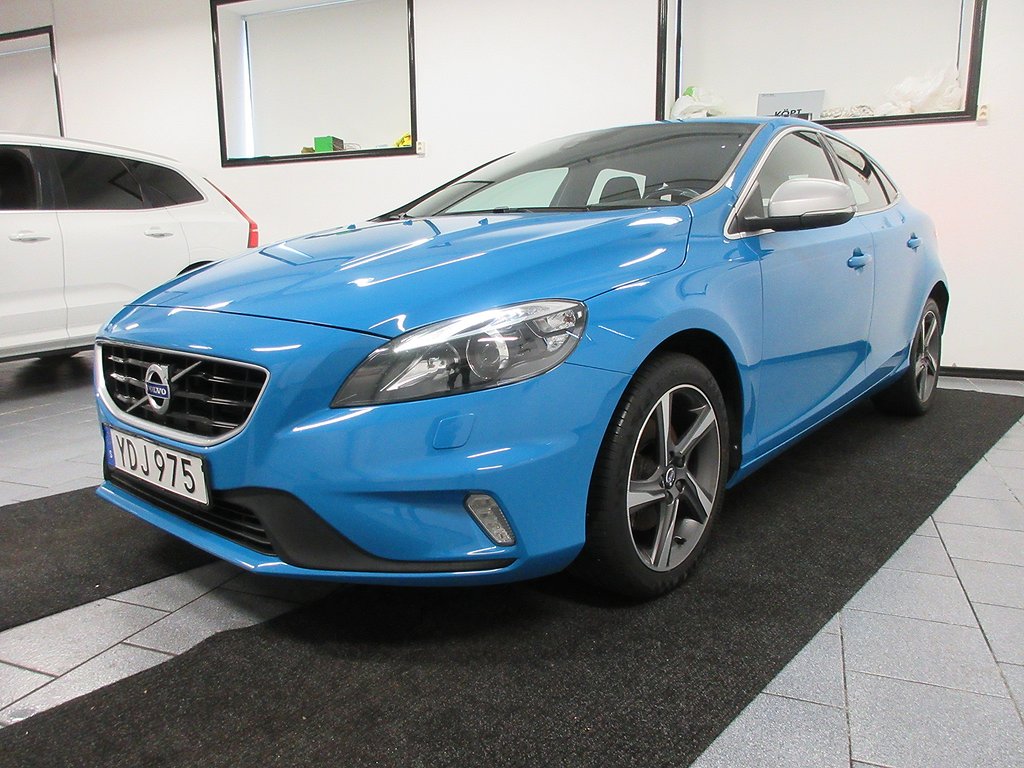 Volvo V40 D2 Momentum R-Design Euro 6 120 hk Nyservad