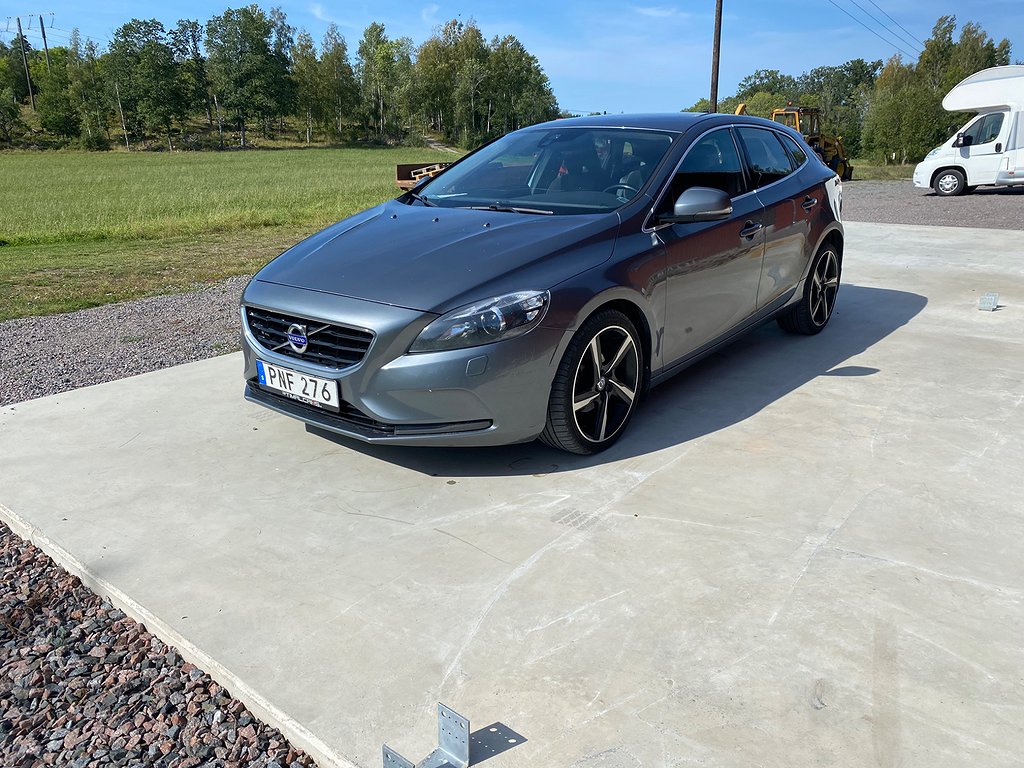 Volvo V40 D2 Momentum Euro 5