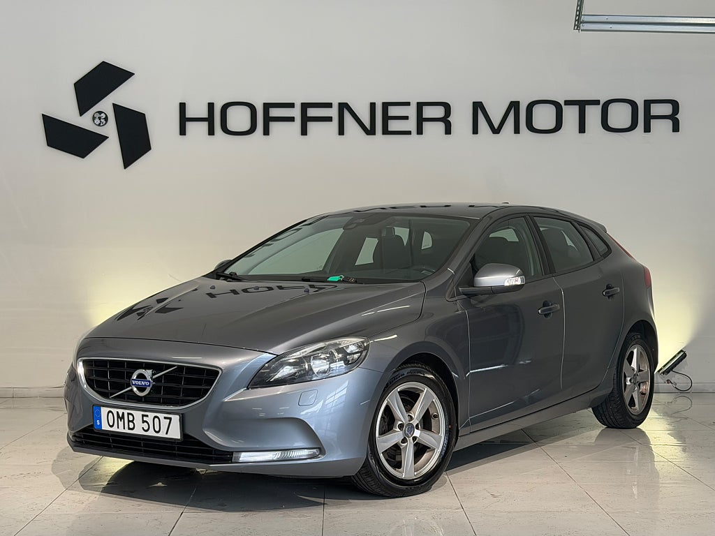 Volvo V40 D2 Powershift AUTOMAT Kinetic Bluetooth Värmare Fart-H