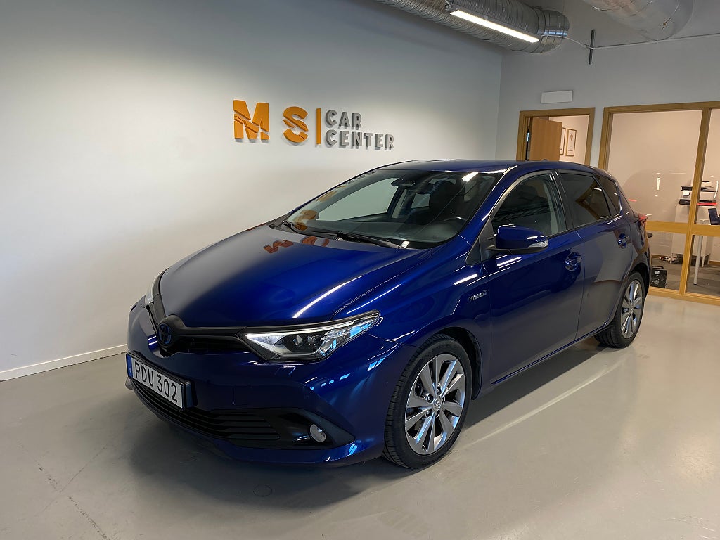 Toyota Auris Hybrid e-CVT Executive Kamera Nyservad 
