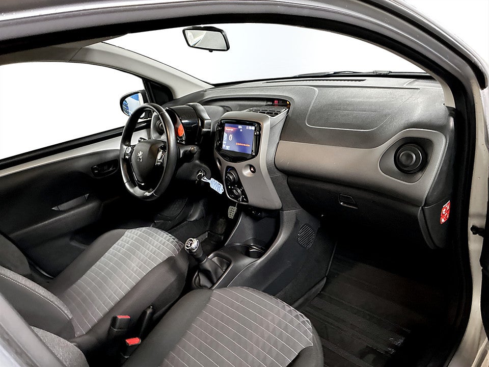 Bild på Peugeot 108 Active 5-dörrar 1.0 VTi 72hk BACKKAMERA