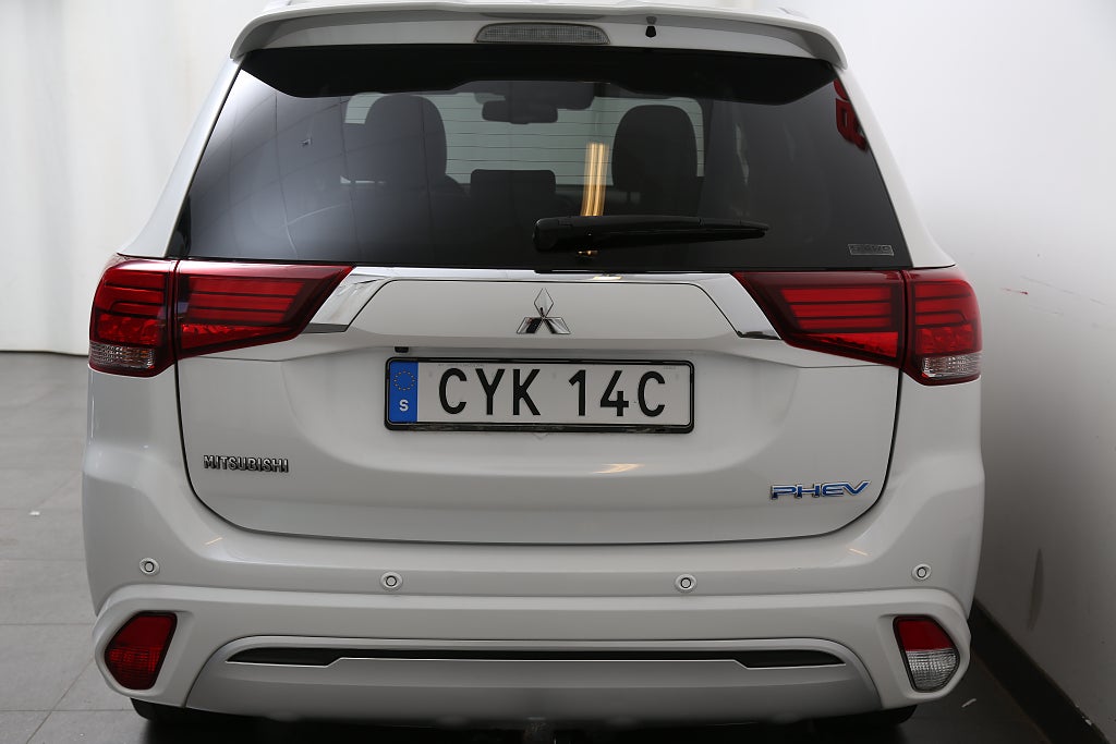 Mitsubishi Outlander PHEV 224hk Business Aut 4WD Skinn 360°-kamera Drag 2019