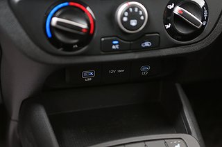 Halvkombi Hyundai i10 19 av 22