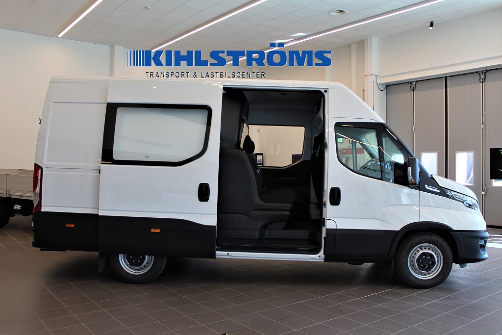 Iveco Daily | 35S18HA8V | 16m3 | SNOEKS CREW VAN
