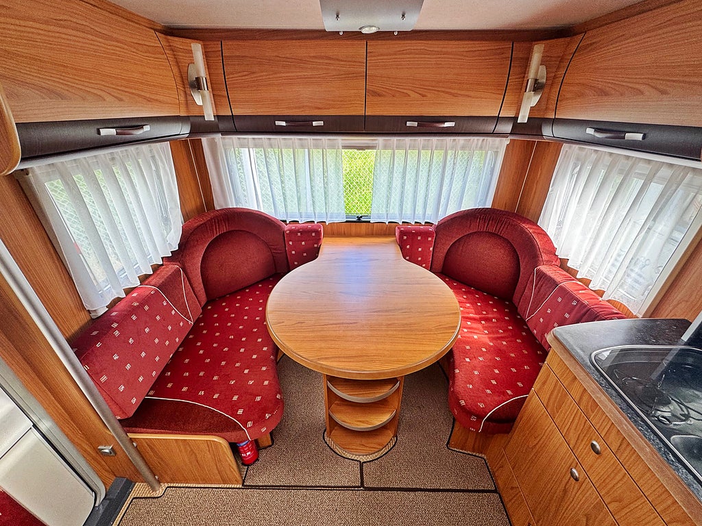Bürstner Trecento 540TS - Queenbed, 1540kg