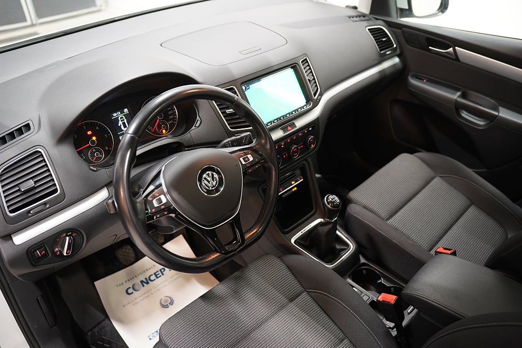 Volkswagen Sharan 2.0 TDI 4Motion150hk Base 7-sits Pano D-värm Drag B-kam