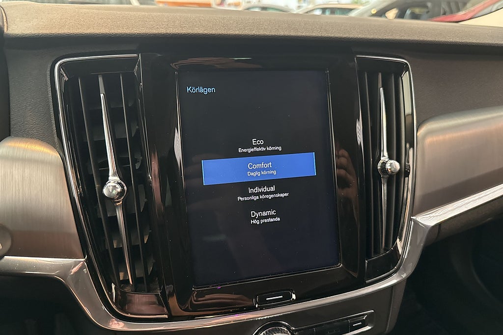 Volvo V90 D4 AWD Geartronic Momentum Kamera Drag Värmare Navi miniatyr 10