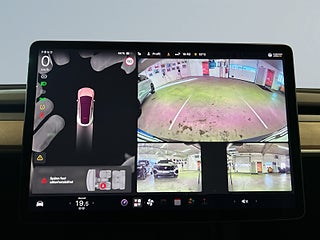Tesla Model Y Long Range AWD Drag/360°/förkond app/skinn/Pano/S&Vdäck – bild 15