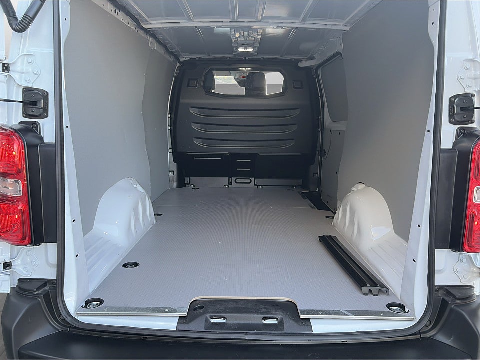 Bild på Peugeot Expert 2.0 BlueHDi 145hk Aut L3 B-KAMERA CARPLAY