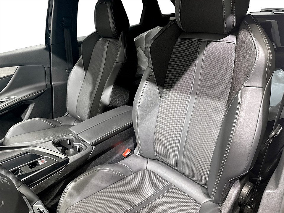 Bild på Peugeot 3008 GT 1.2 PT 130hk Aut - B-KAMERA, CARPLAY