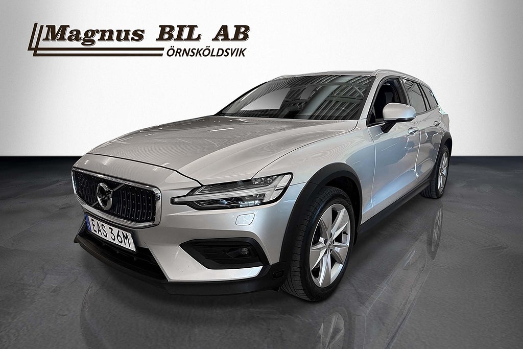 Volvo V60 Cross Country D4 AWD Geartronic Advanced SE II Kamera Drag Värmamare 2021 till salu hos Magnus Bil