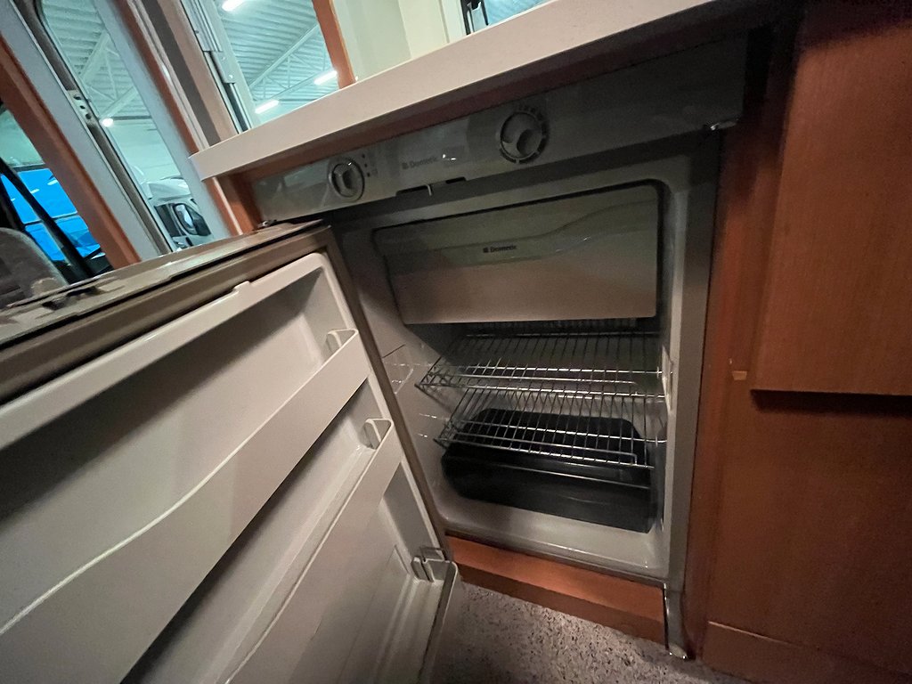 Knaus Sport TR88 / 3500kg / Cykelställ / Markis - Knaus