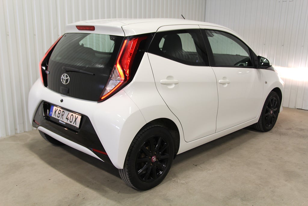 Toyota Aygo 5-dörrar 1.0 VVT-i X-PLAY mycket fin