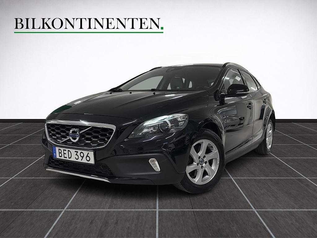 Volvo V40 Cross Country D2 Momentum Värmare Kamera City PDC Safety Välservad