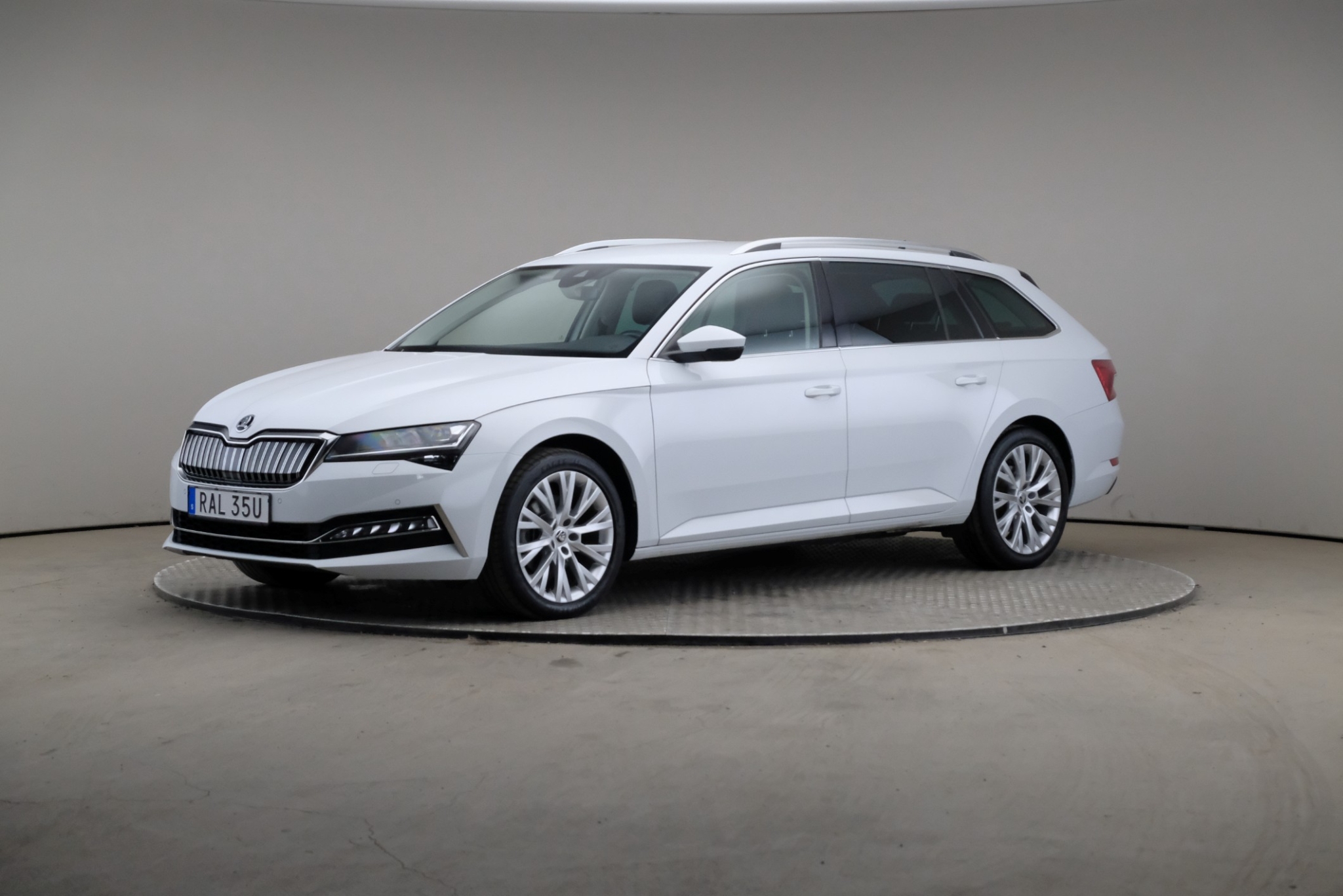 Skoda Superb 2023, bild 4/10