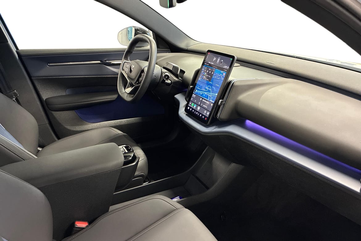 Volvo EX30 Extended Range Plus 2025, bild 7/10