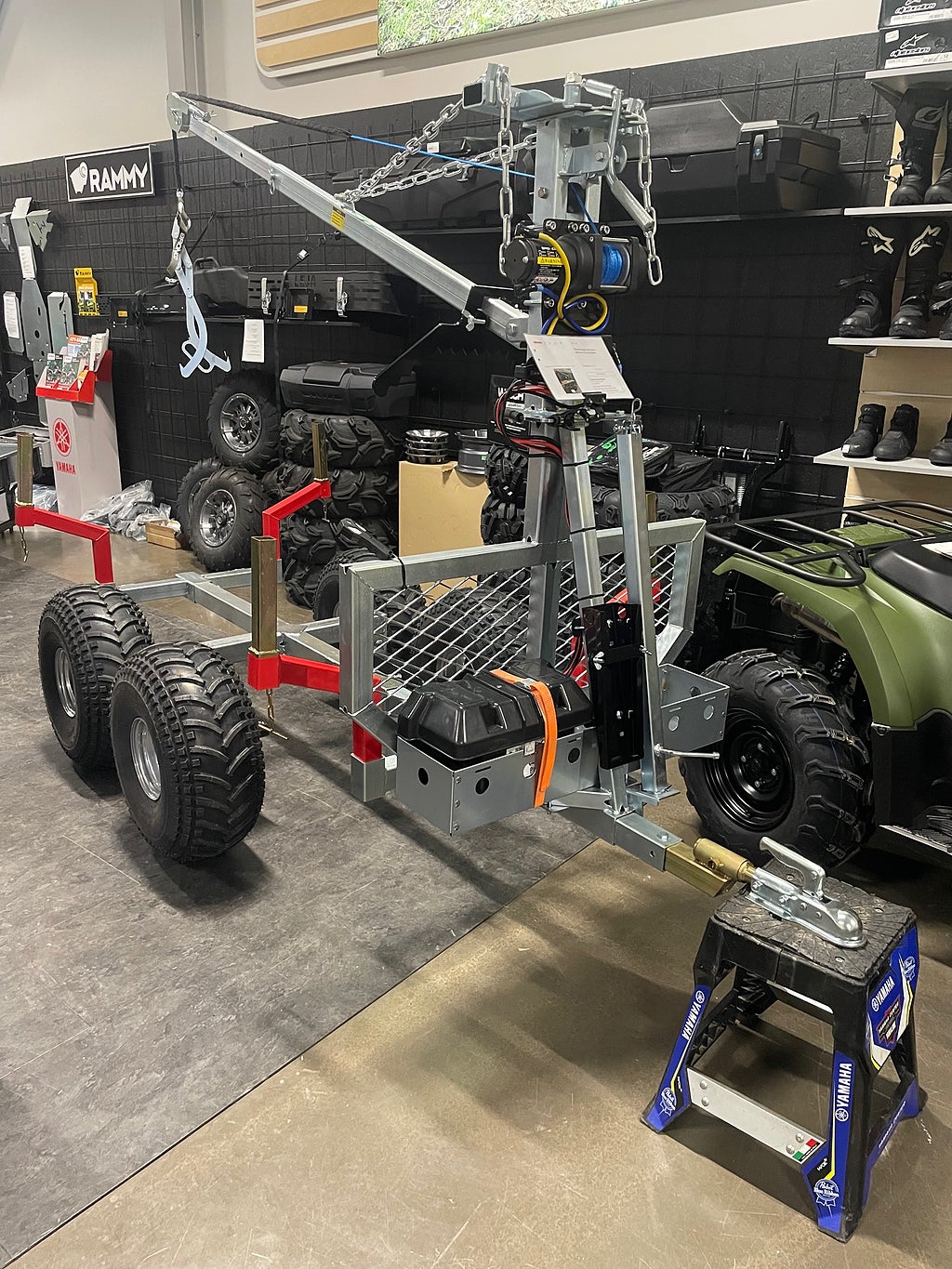 GAR BRONCO Timmervagn  med kran och elwinch