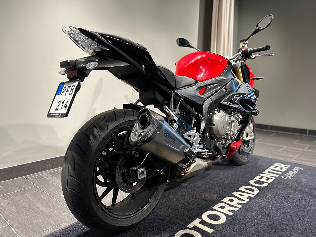 BMW S1000R / 3,45% Ränta! / Akrapovic / Dynamic /Farthållare / Värme
