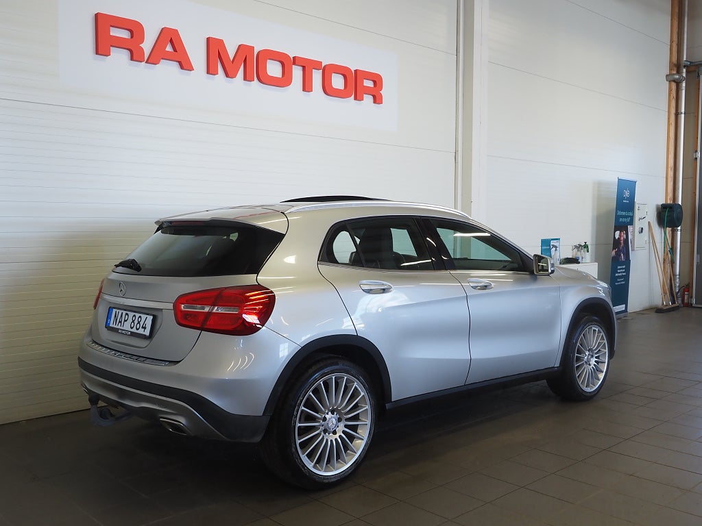 Mercedes-Benz GLA 200 156hk Urban Line |Dragkrok| Panorama|Backkamera| 2016