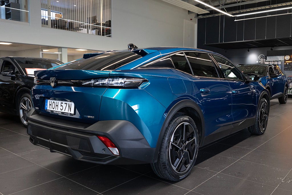Peugeot 408 GT Plug-in Hybrid 225 hk Massage Navigation
