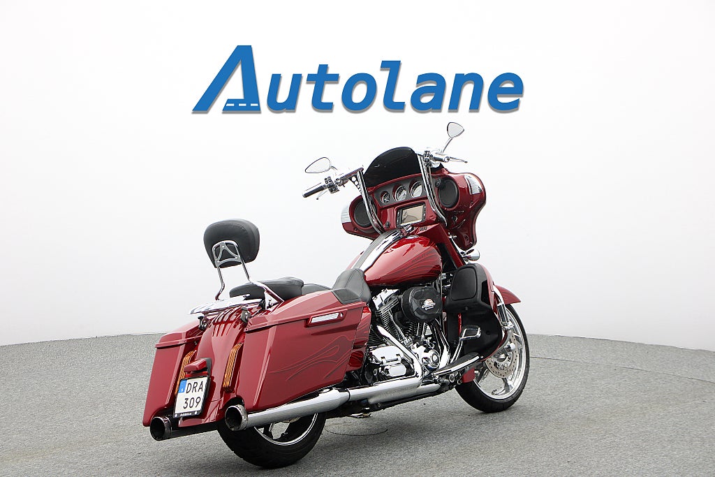 Harley-Davidson Street Glide CVO* Sommarkampanj 4,99%
