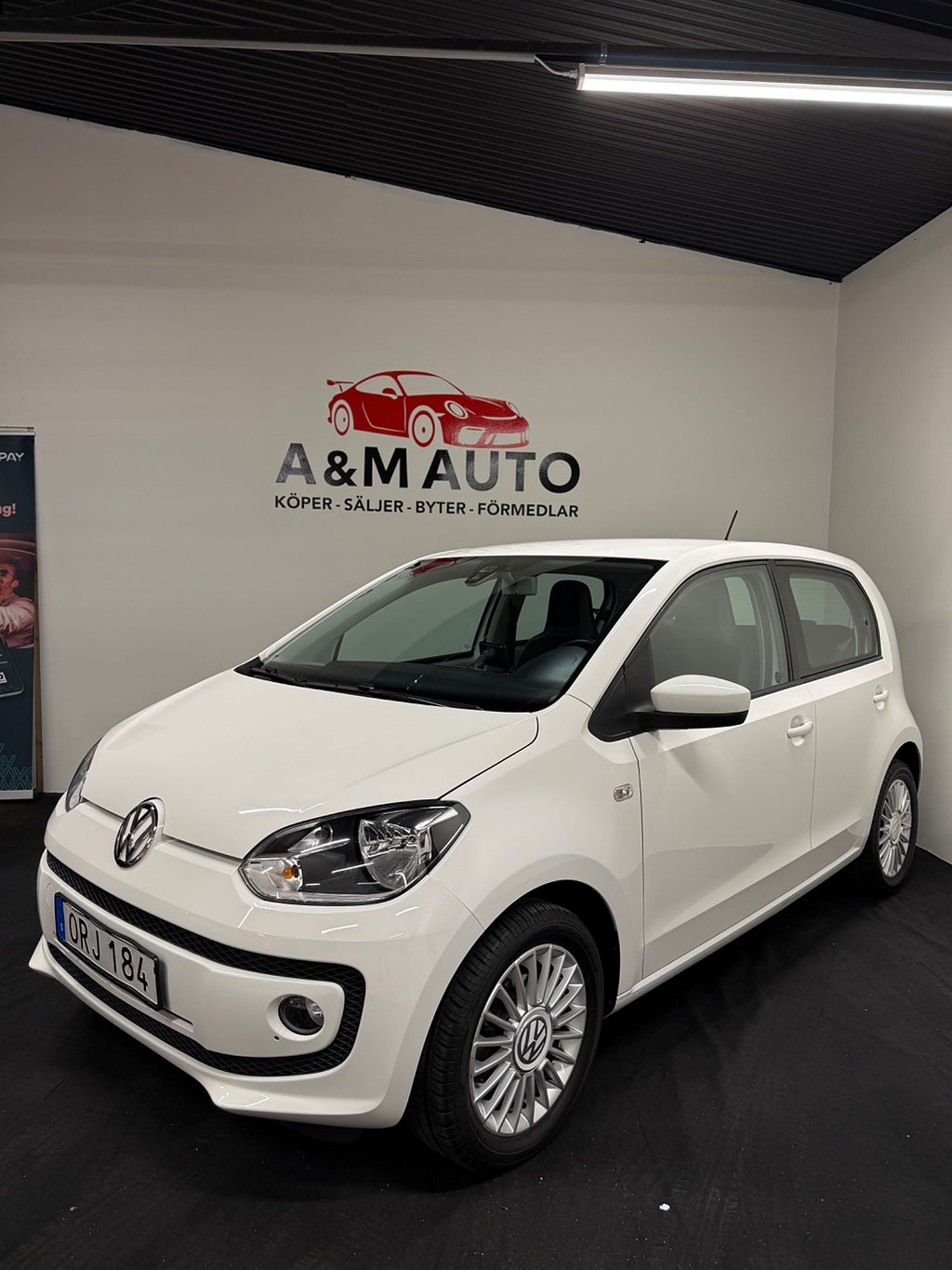 Volkswagen UP! 5-dörrar 1.0 MPI high up! - Lågmil / Sensorer / BT