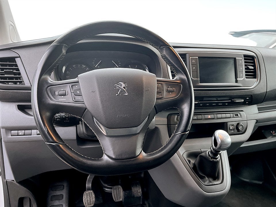 Bild på Peugeot Expert PRO+ 2.0 BHDi 120hk L3 - B-KAMERA, DRAG