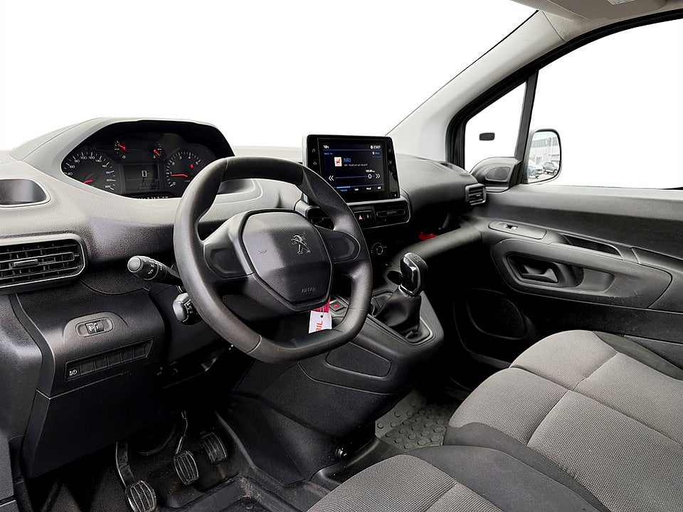 Bild på Peugeot Partner PRO 1.5 BHDi 100hk L2 DRAG VÄRMARE