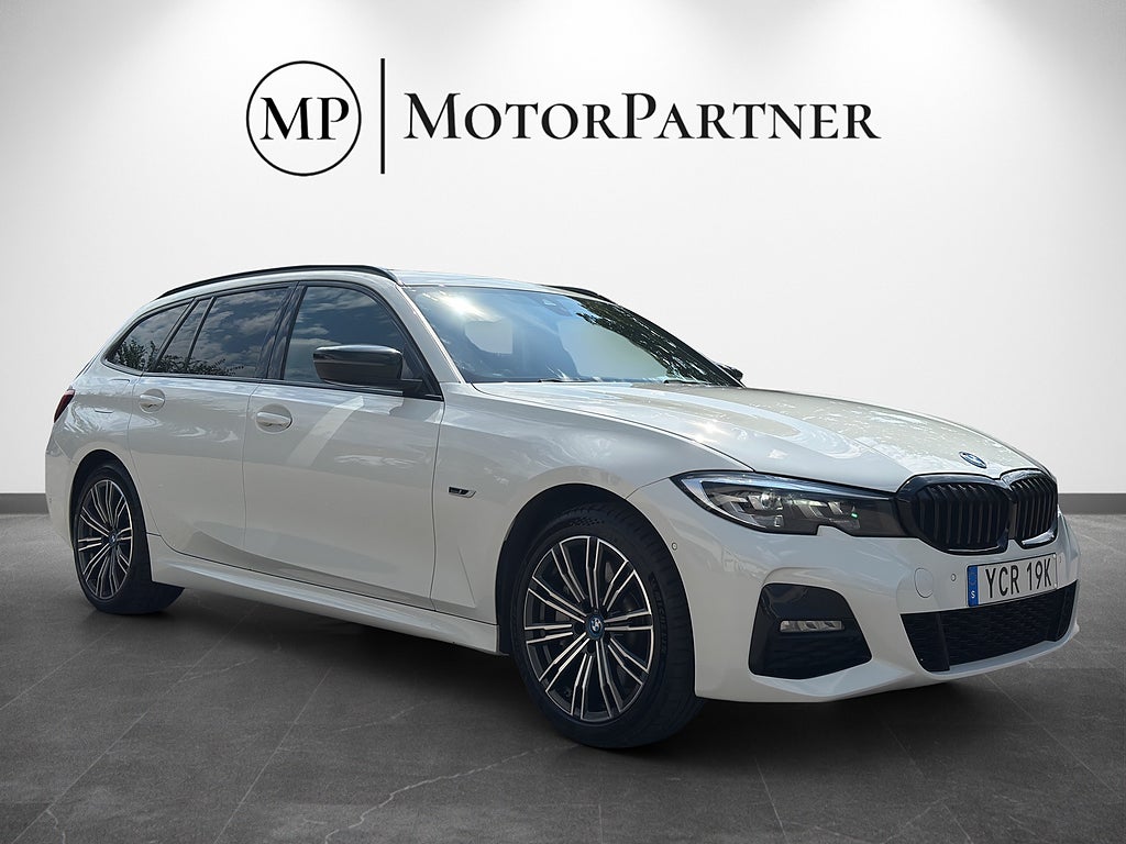 BMW 330e xDrive Touring M Sport H/K Dragkrok Kamera 