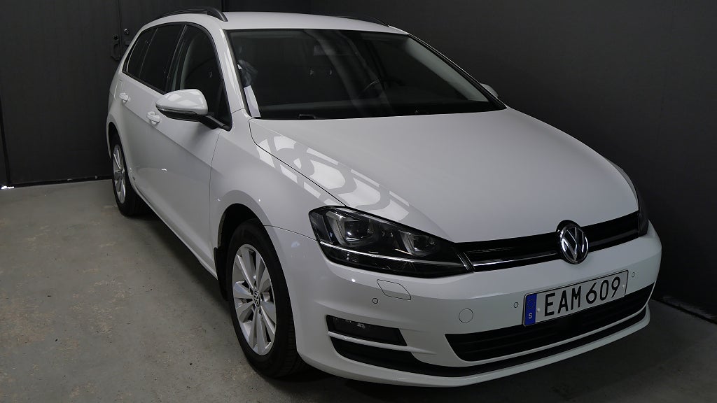 Volkswagen Golf 1.2 TSI Carplay Adaptiv Farthållare B-Värmare Dragkrok