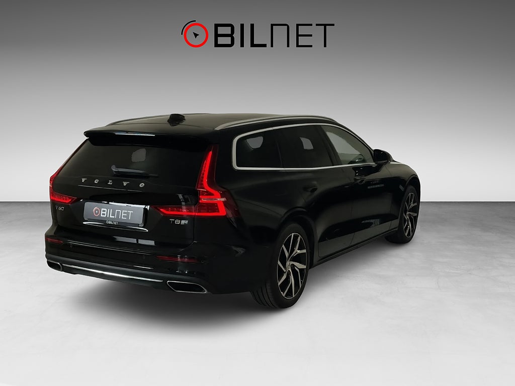 Volvo V60 Recharge T8 AWD *3,99%* Plug-In Pano Navi Kamera VOC