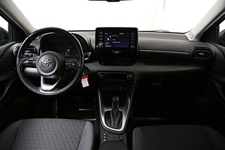 Halvkombi Toyota Yaris 18 av 25