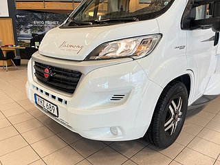 Husbil-halvintegrerad Bürstner Harmony Line T 744 2 av 26