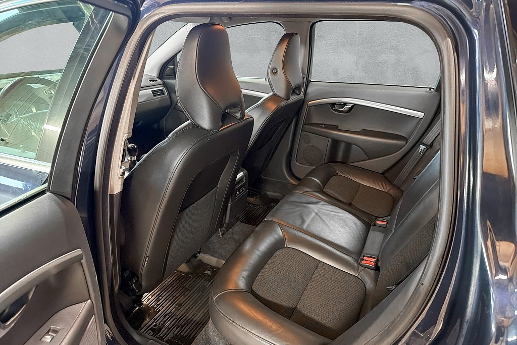 Volvo V70 D3 Momentum 2-Ägare Dragkrok Kamrembytt Välservad