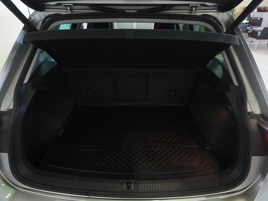 Volkswagen Tiguan 1.4 TSI 150hk DSG 4Motion Drag Kamera P-Värmare Carplay 2018