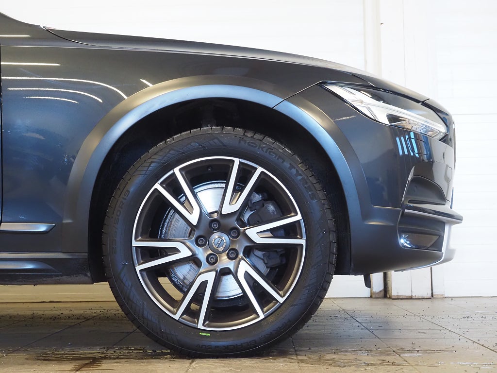 Volvo V90 Cross Country T5 AWD 254hk Inscription Pro | Drag | Kamera | Navi |