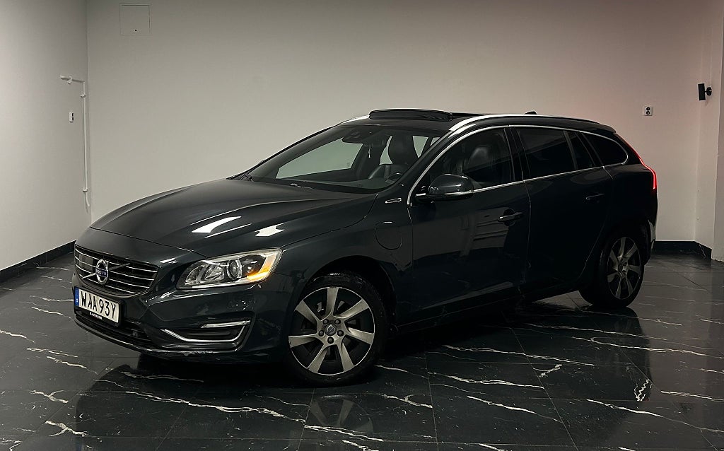 Volvo V60 D6 Plug-in Hybrid AWD Geartronic Summum Drag 283Hk