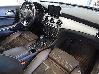 SUV Mercedes-Benz GLA 9 av 22